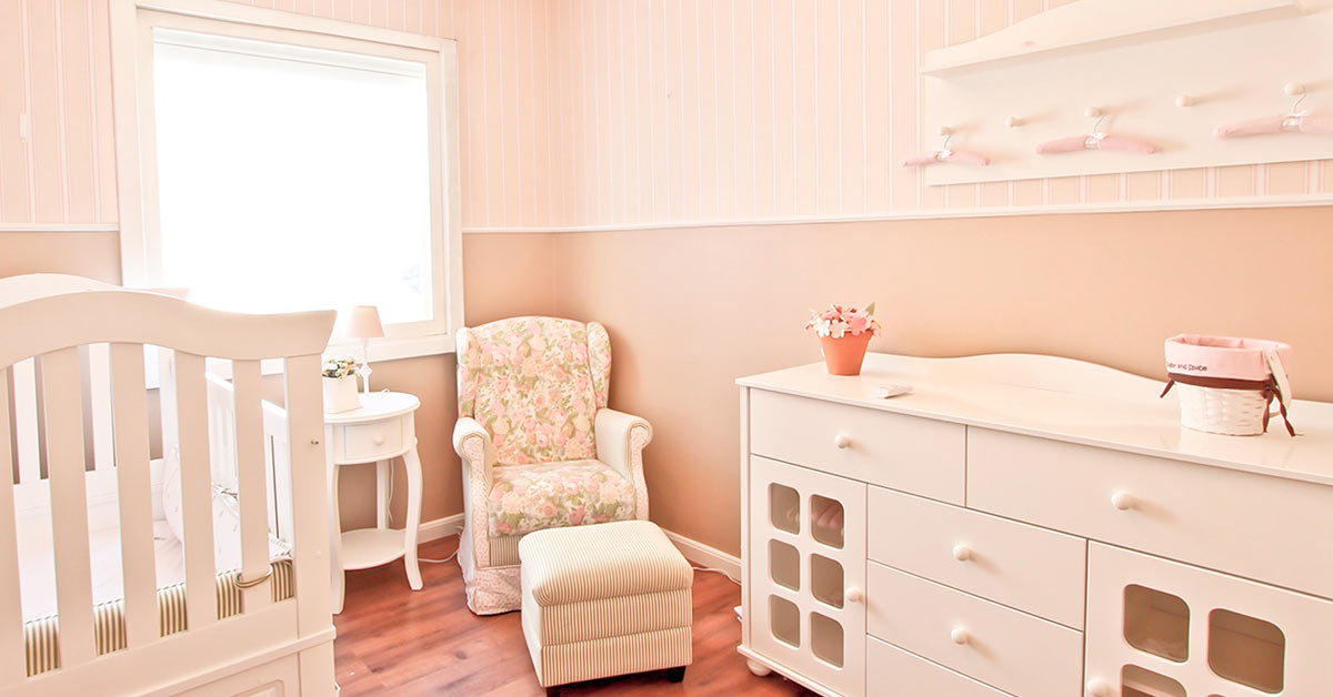How to decorate your Baby Room with pleated curtains